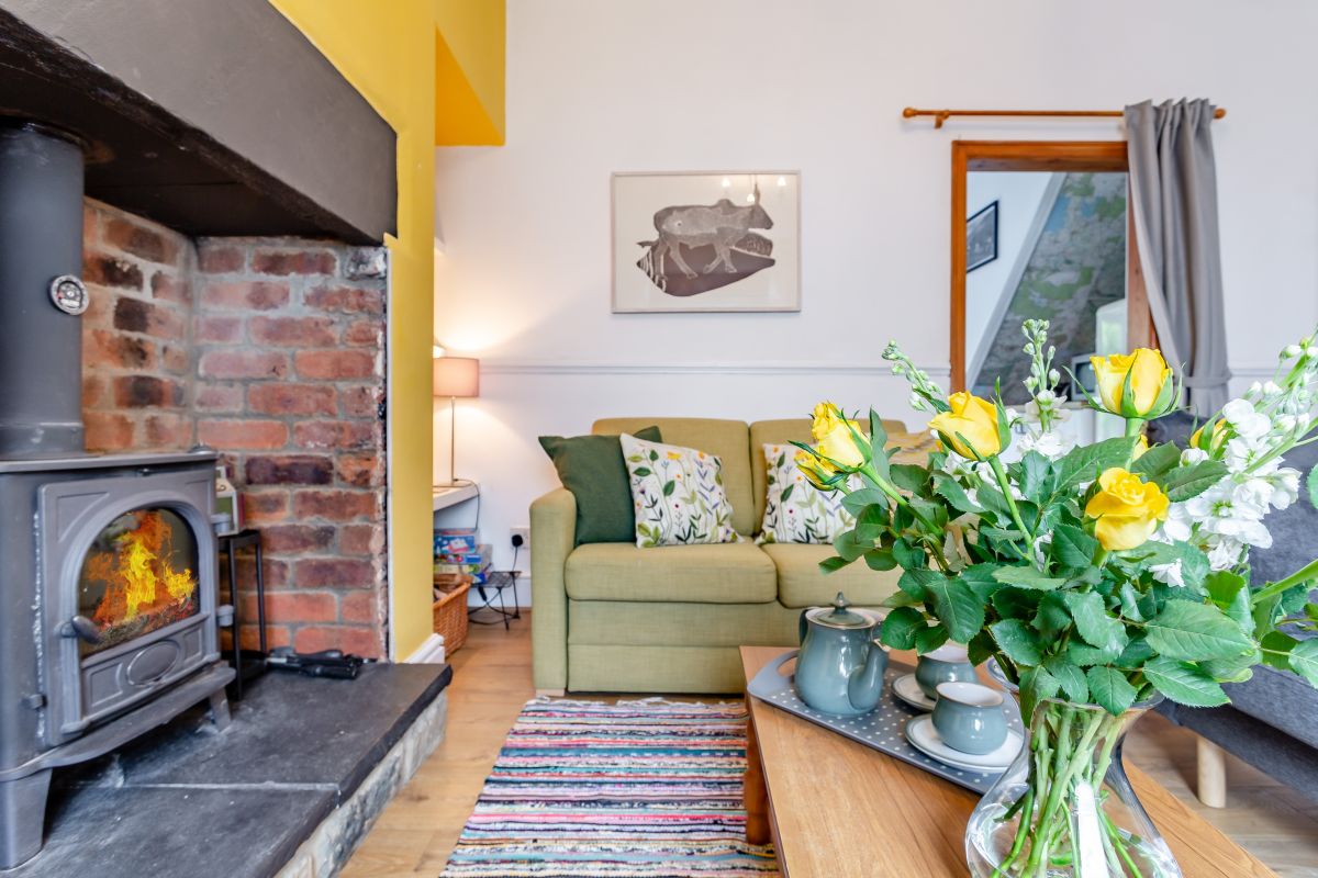 Moonstone Cottage, listing photograph 2