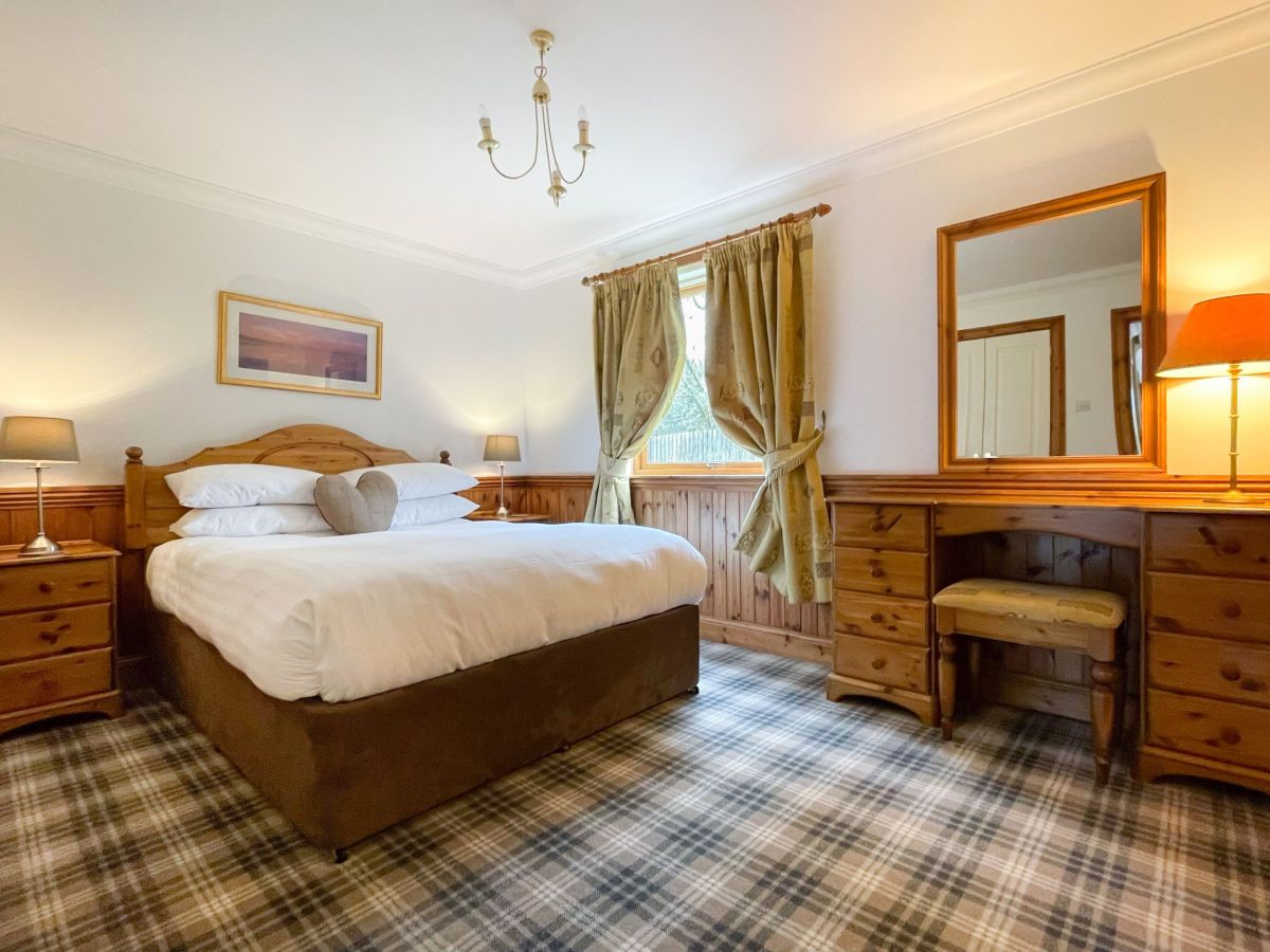 Montrose Lodge, listing photograph 3