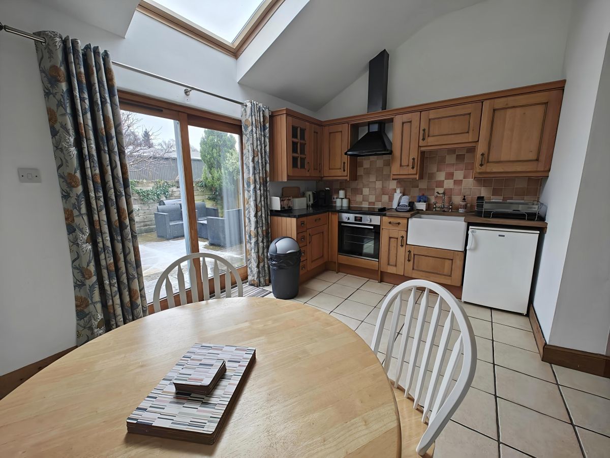 Sleepy Cottage, listing photograph 2
