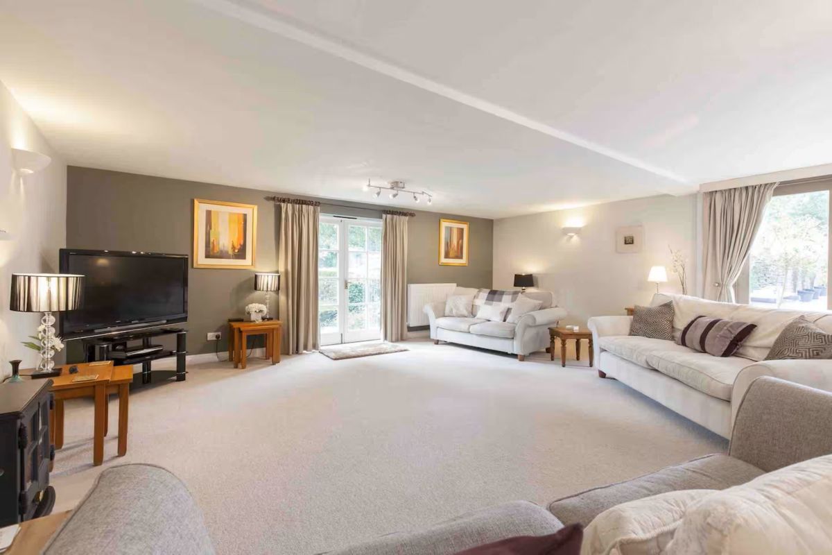 The Coach House - Hope Valley, listing photograph 6