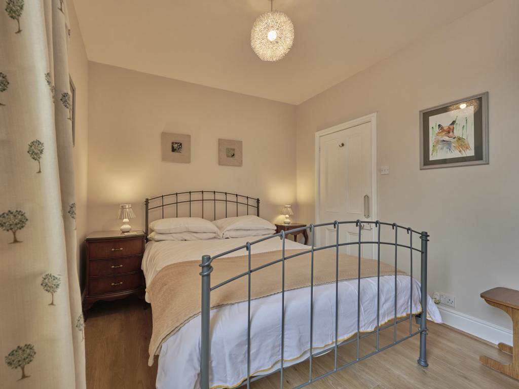 Sale View, listing photograph 7