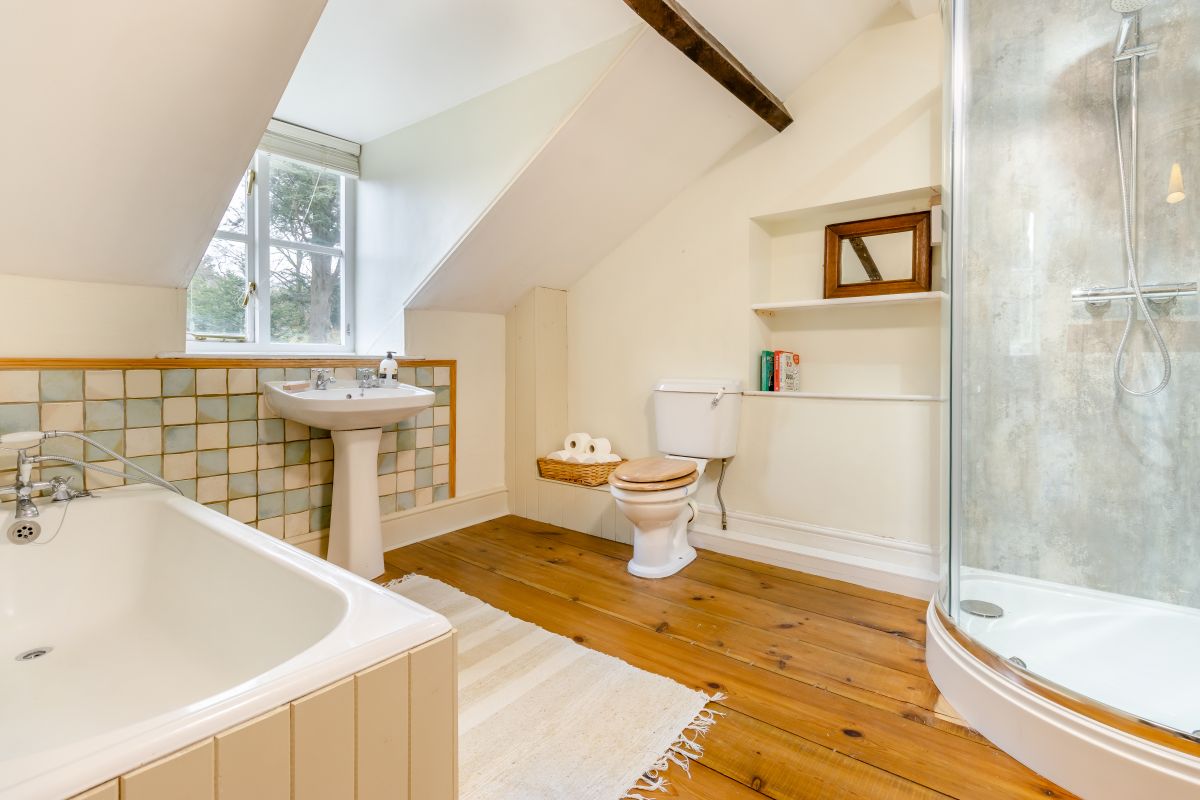 Castell Madoc Cottages, listing photograph 11