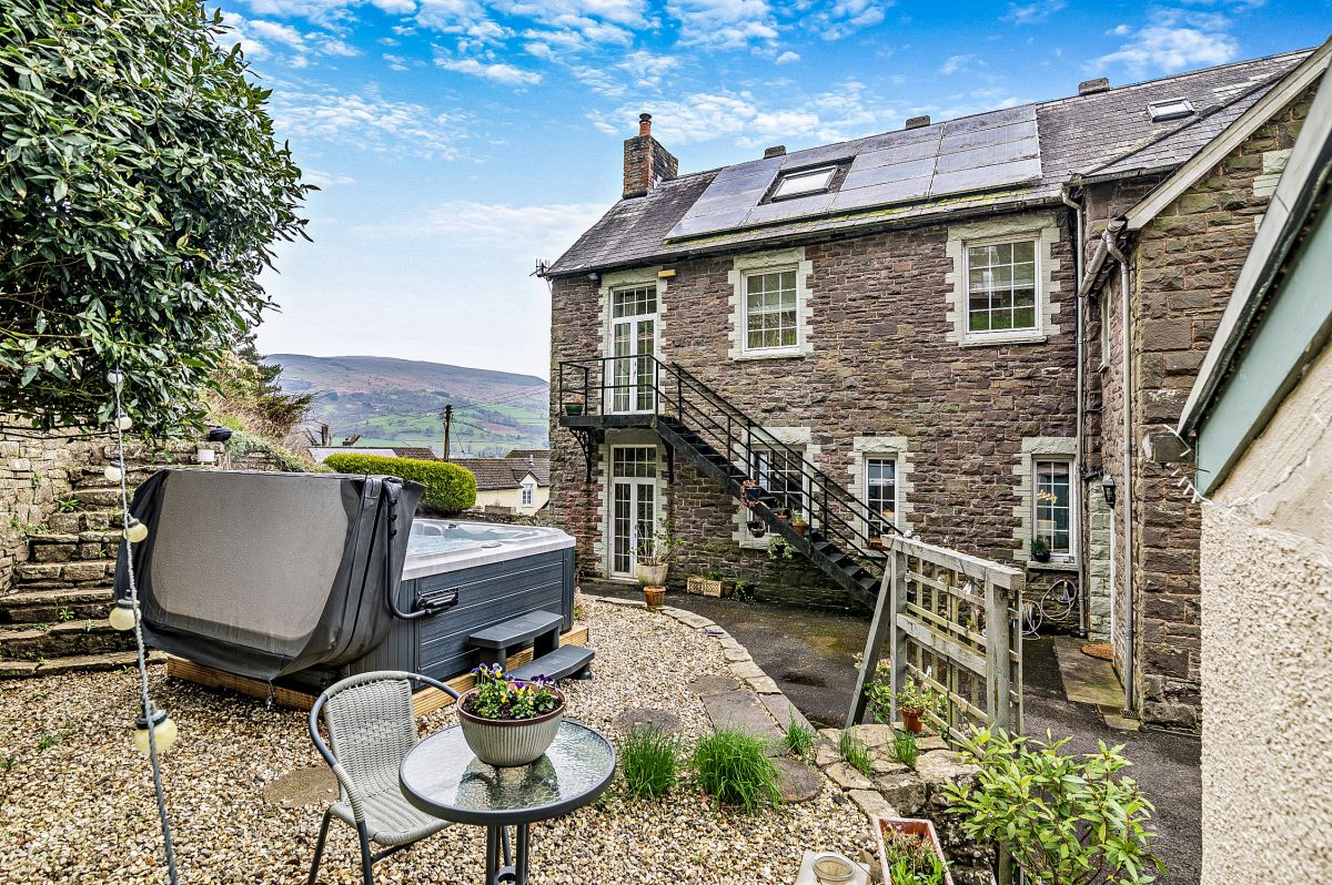 Dardy House, listing photograph 2