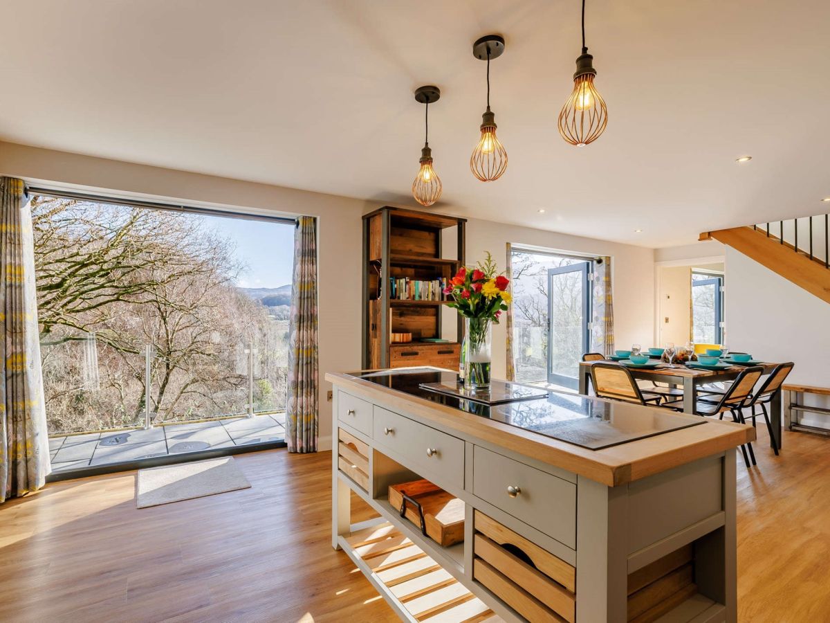 Ty Bryn Bach