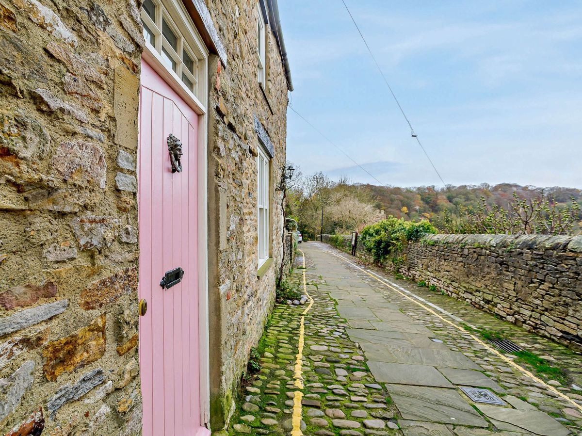 Castle & Cobbles, listing photograph 4