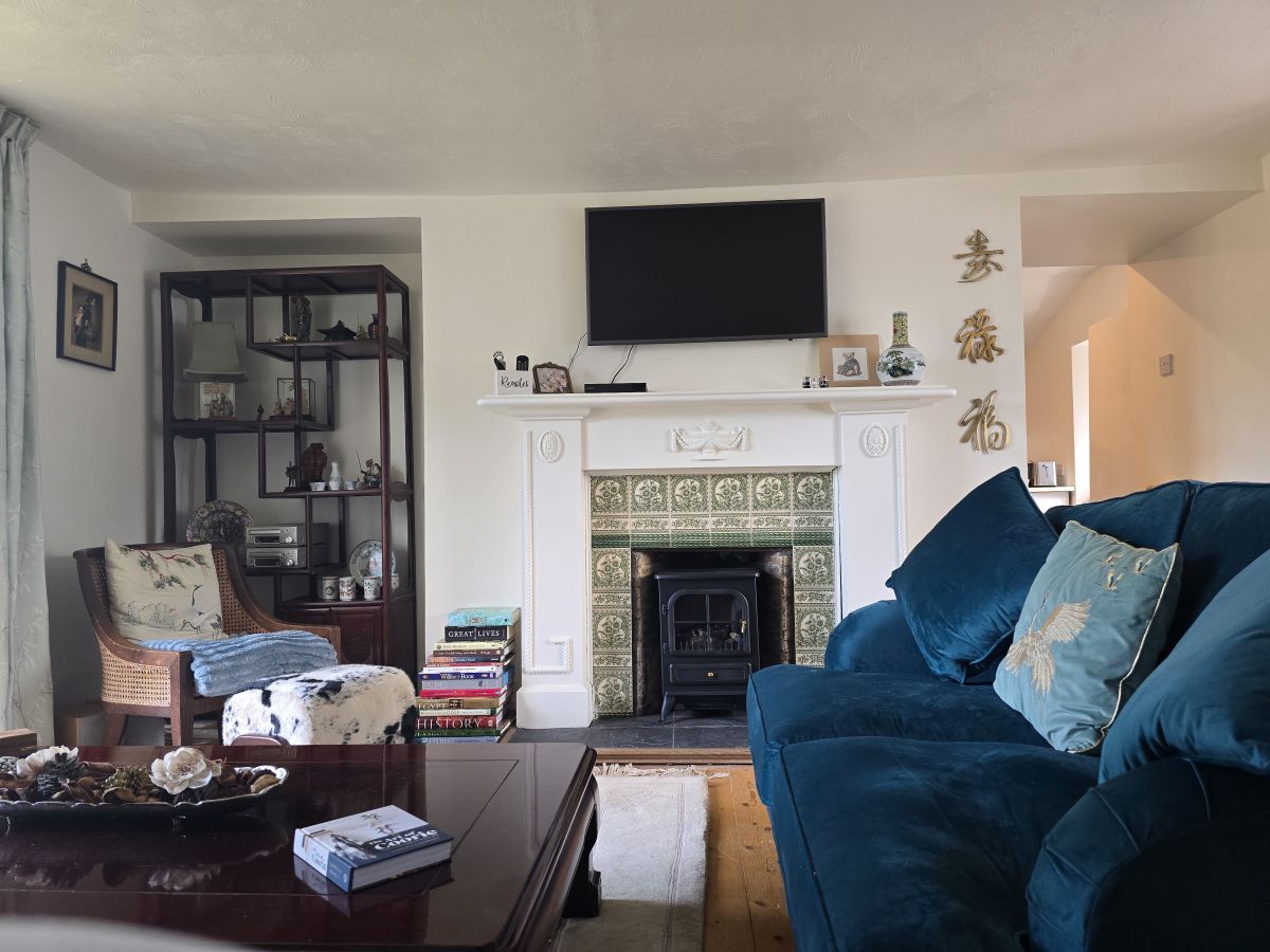 Hillview Cottage, listing photograph 3