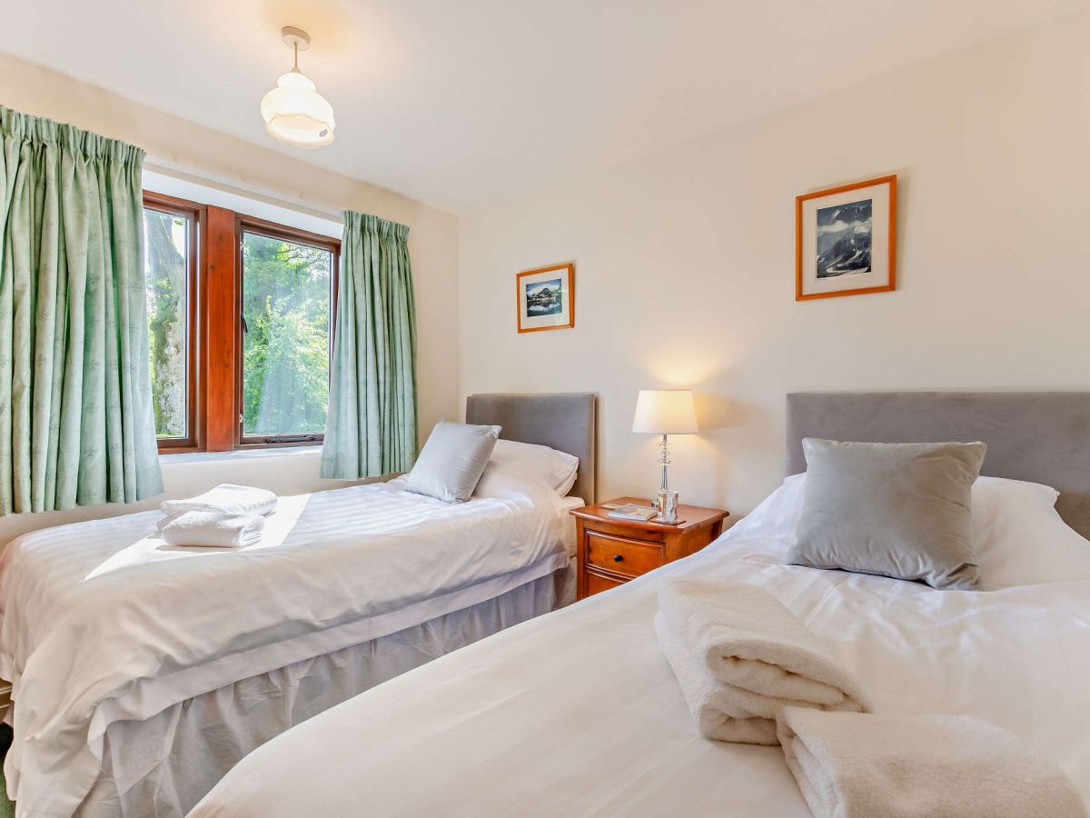 Pine Cottage, listing photograph 10