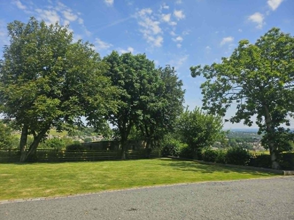 Bolster Moor View - Golcar, listing photograph 4