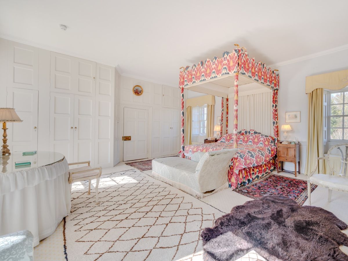 Airlie Castle, listing photograph 3