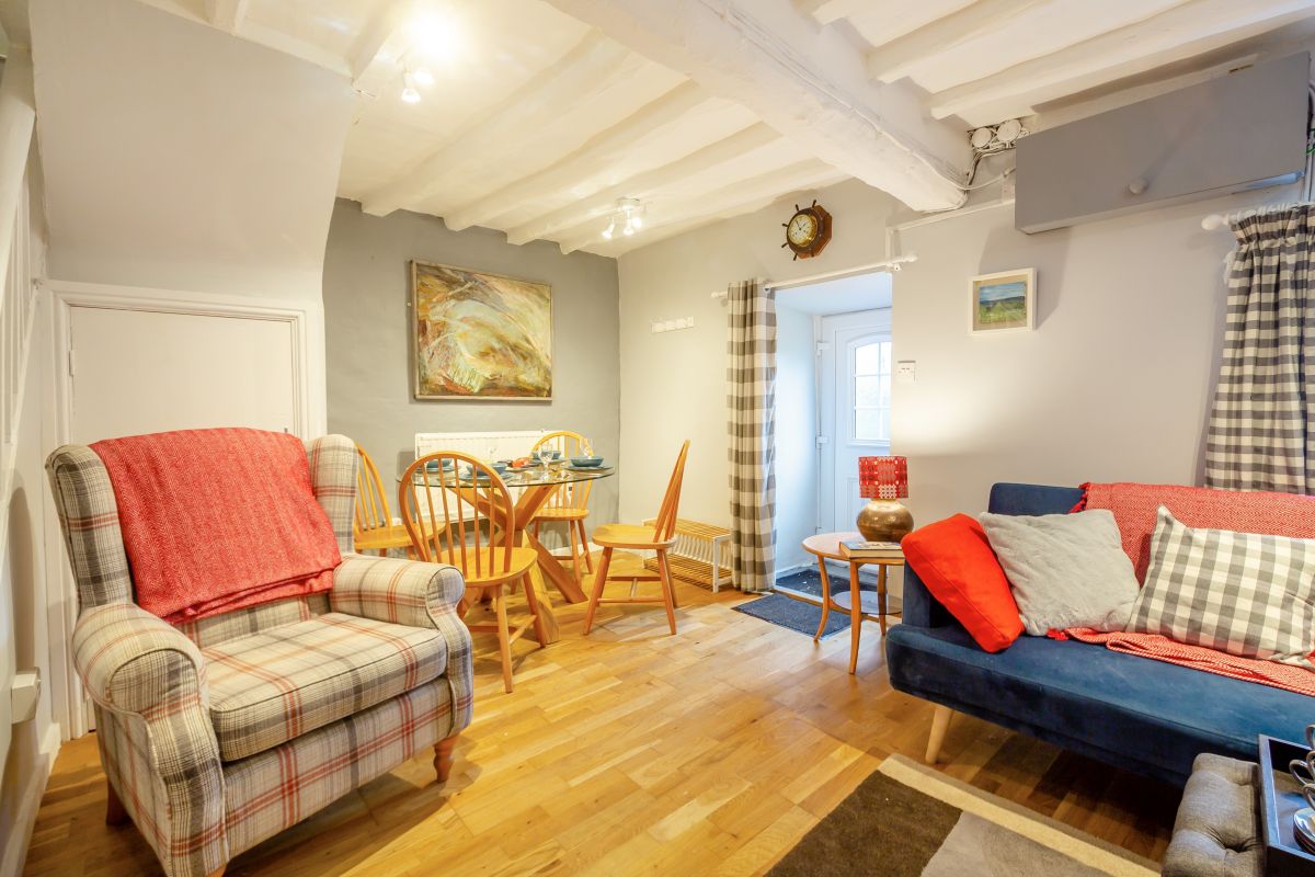 Tomen Y Mur Cottage, listing photograph 8