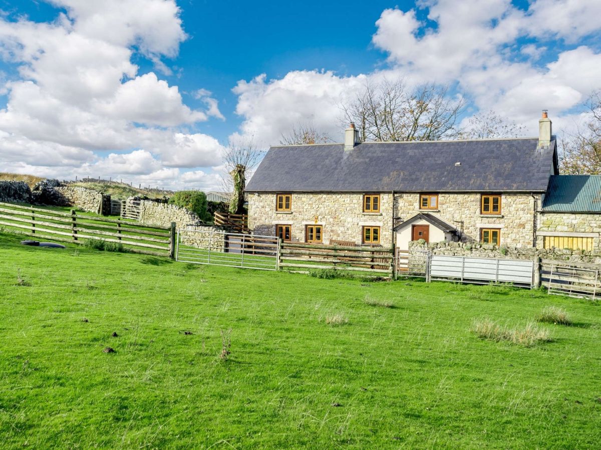 Garn-llech Barn, listing photograph 3