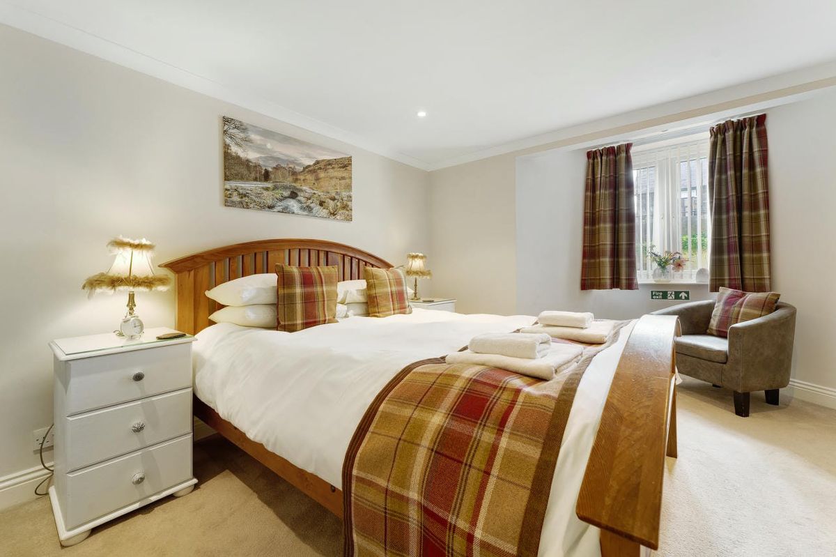 Chapel House at No 8, listing photograph 8