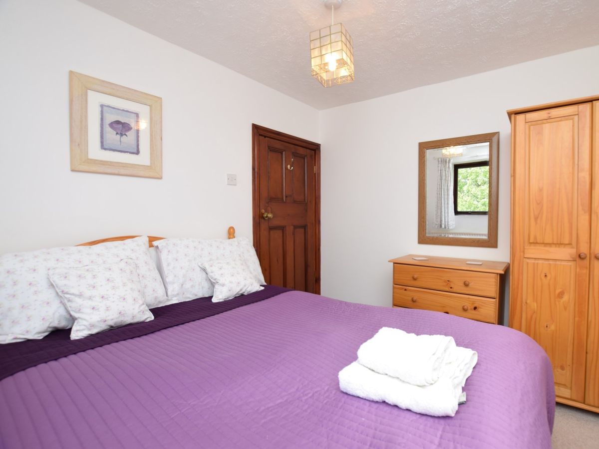 Kinder Cottage, listing photograph 9
