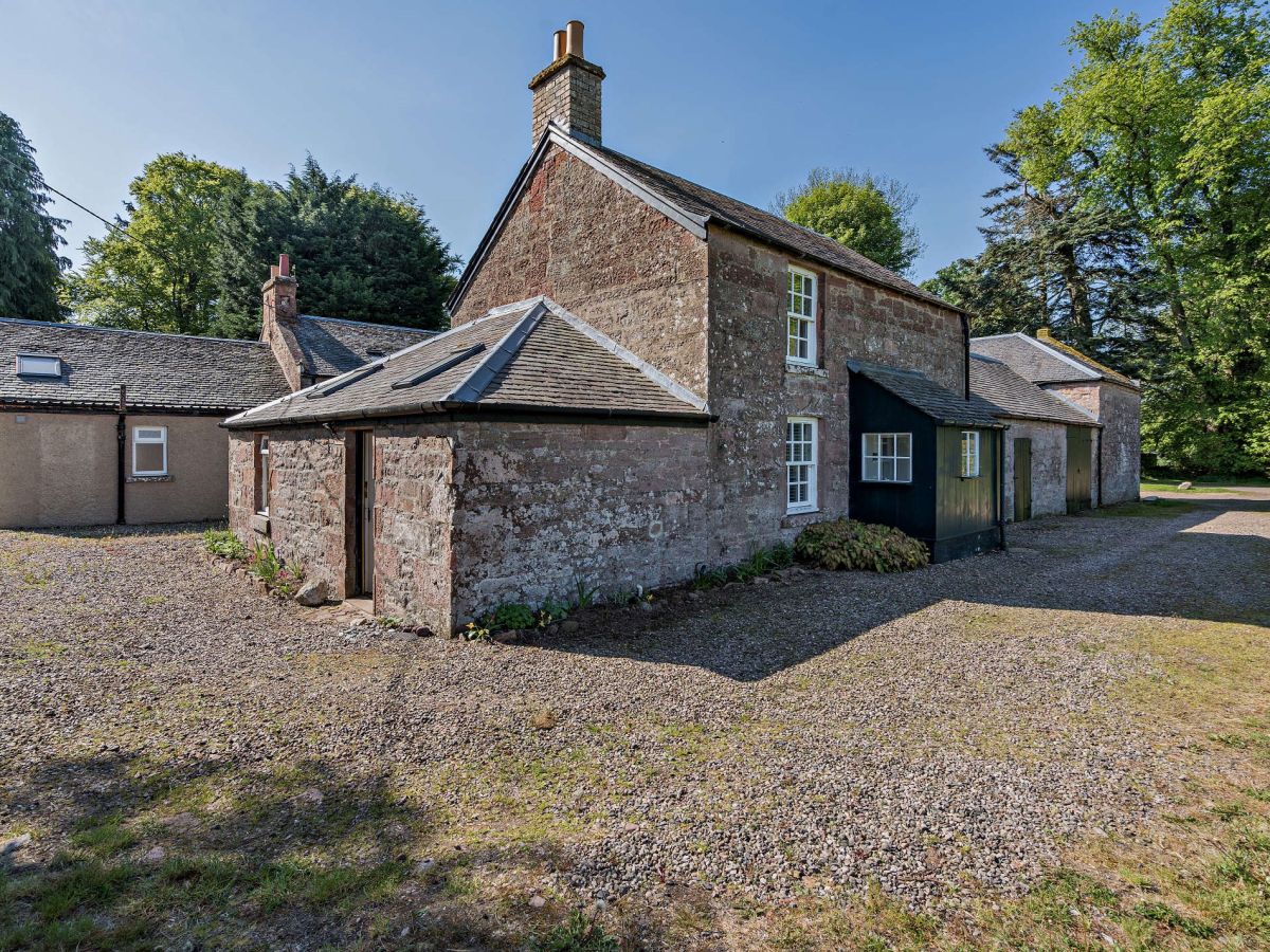 Grooms Cottage At Logie House, listing photograph 10