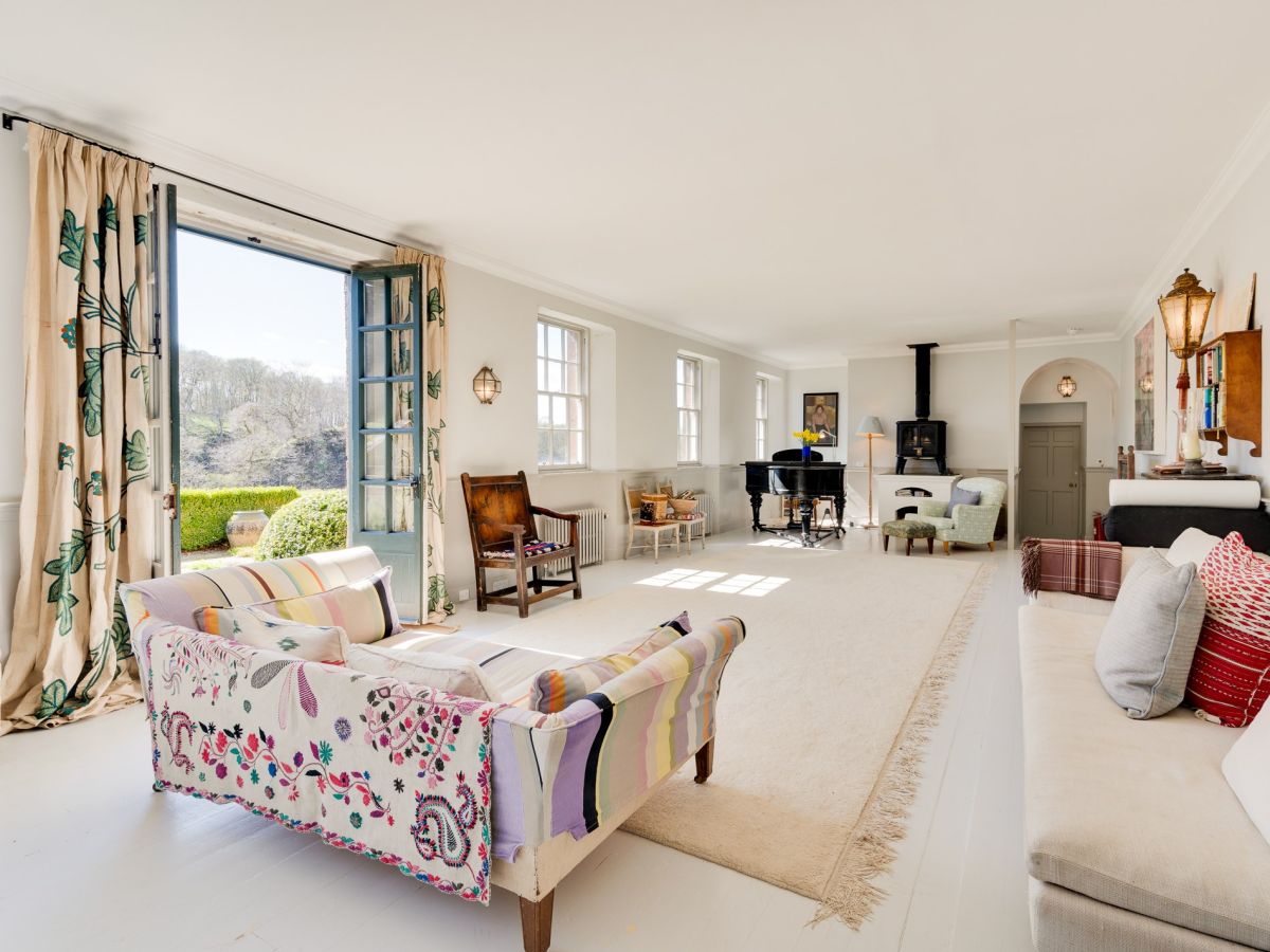 Airlie Castle, listing photograph 4