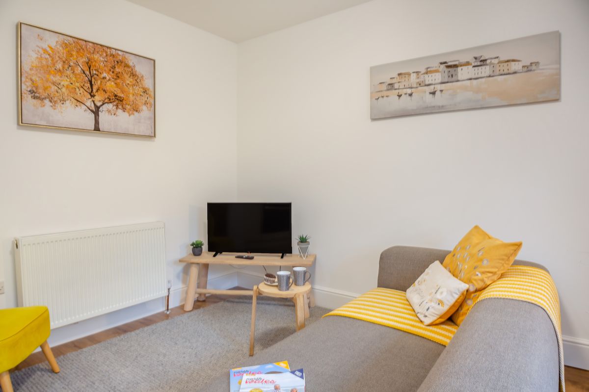 Fairy Glen Apt Two, listing photograph 7