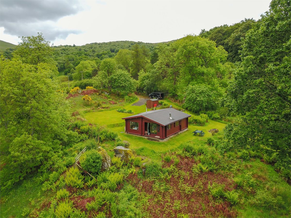 The Log Cabin, listing photograph 2