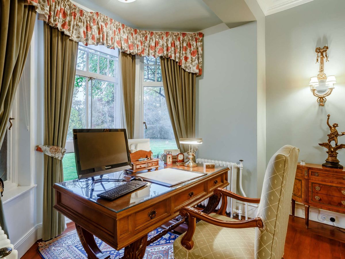 Grand Victorian Mansion, listing photograph 11