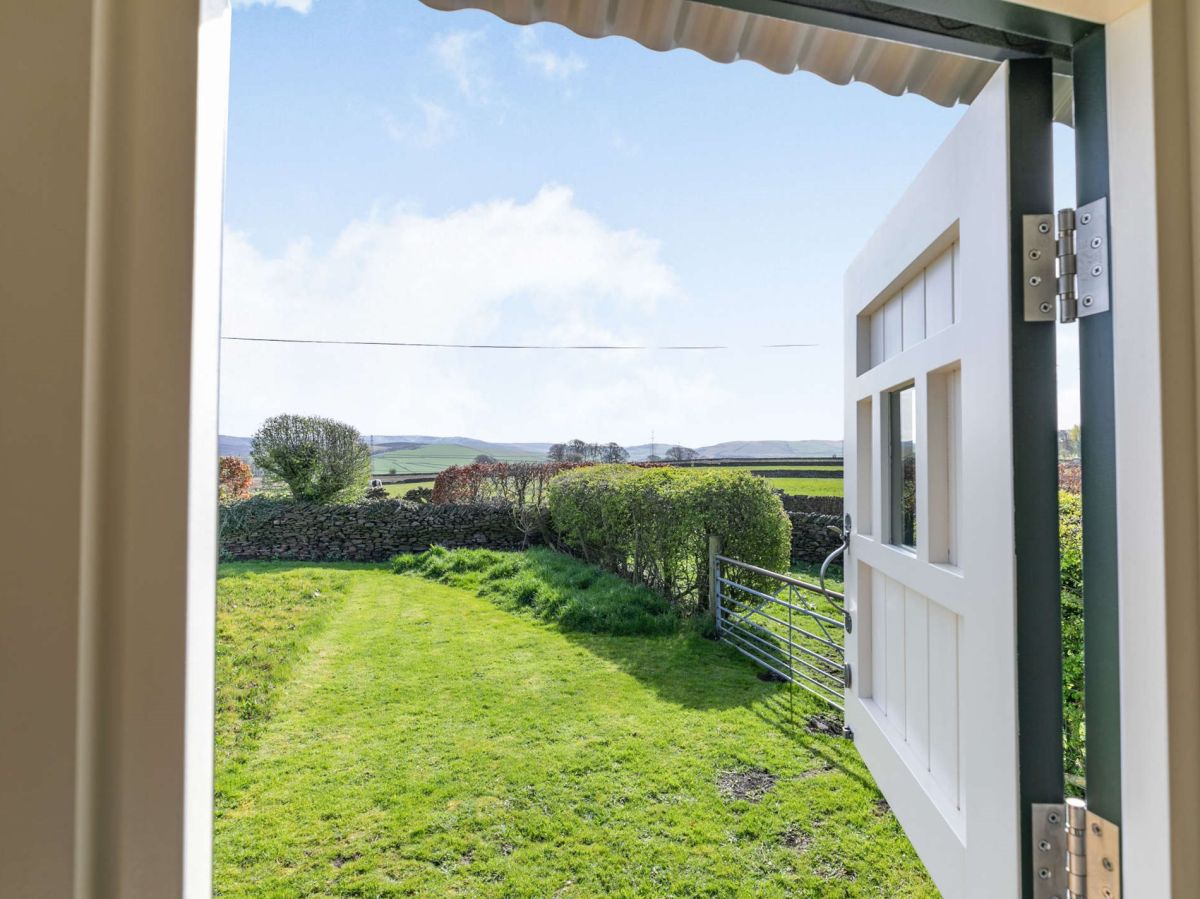 The Curlew Shepherds Hut, listing photograph 10