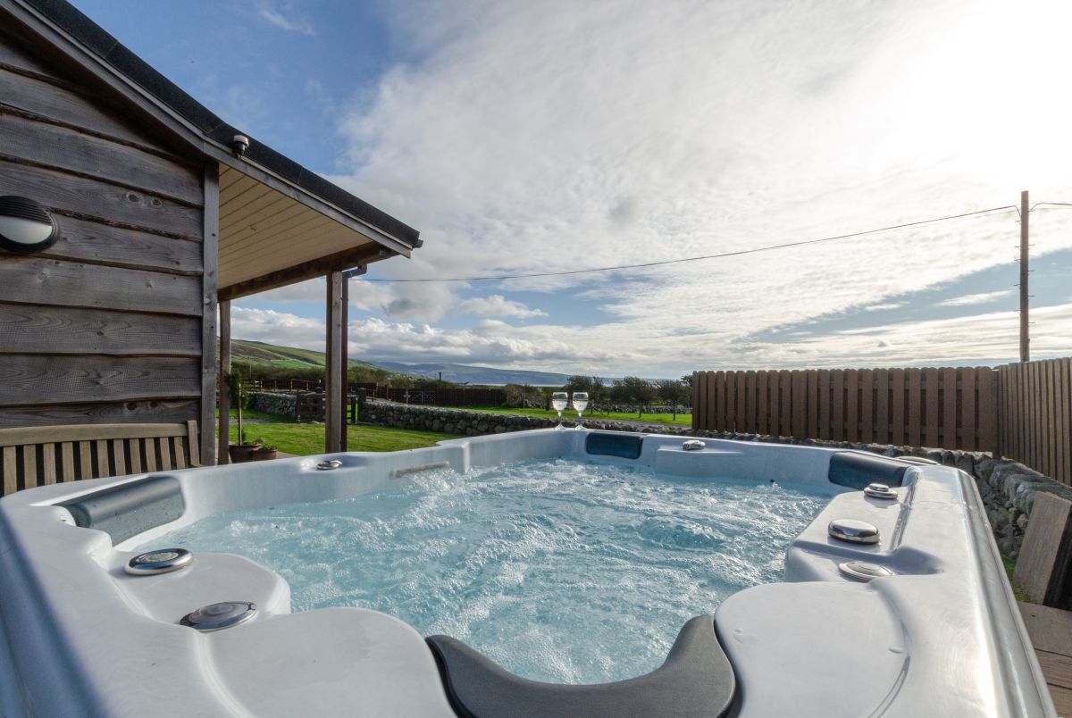 Enlli Lodge, listing photograph 4