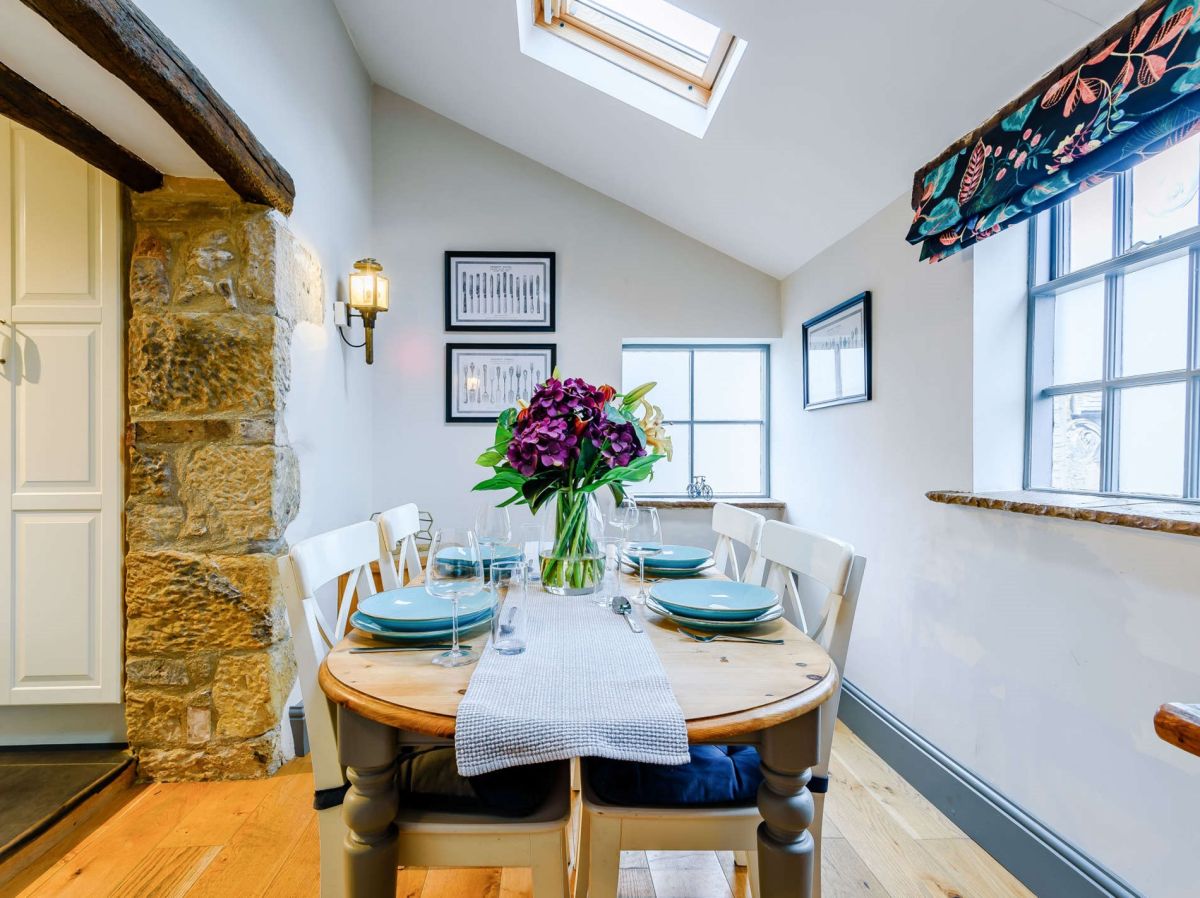 Carriage House Cottage, listing photograph 4