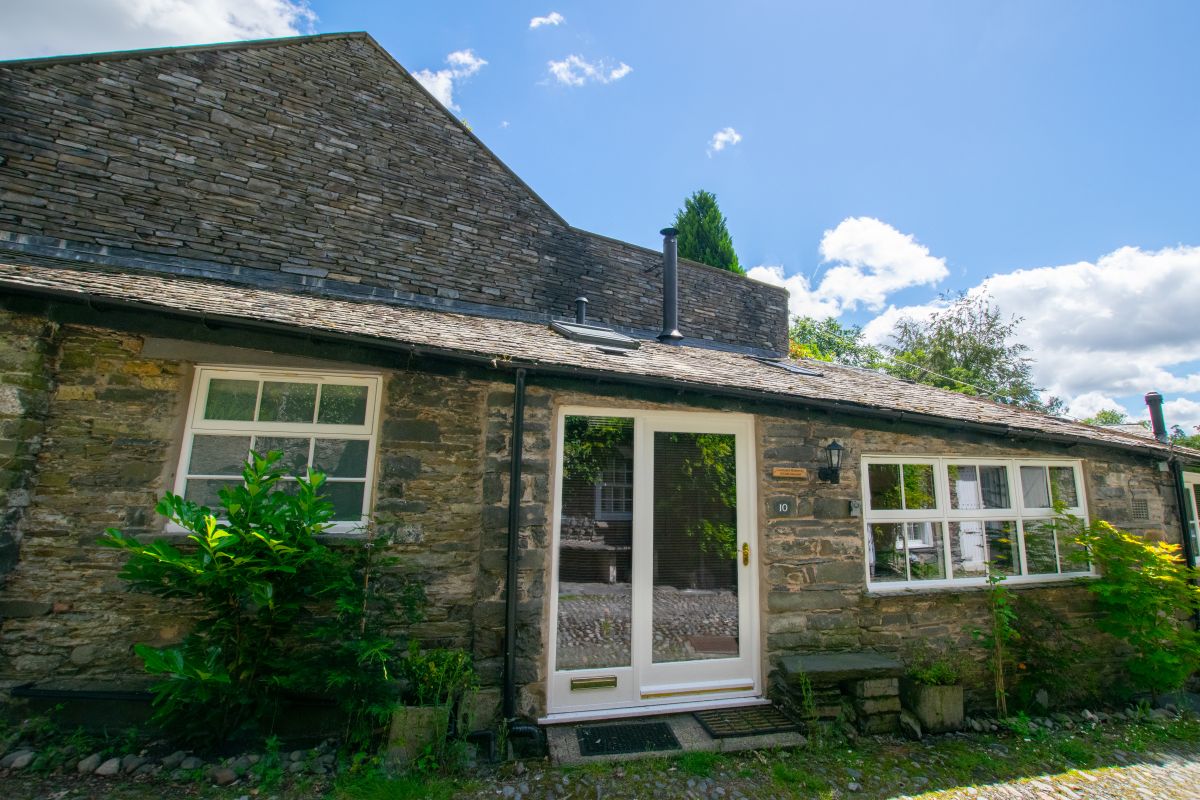 Courtyard Hideaway Cottage, listing photograph 11