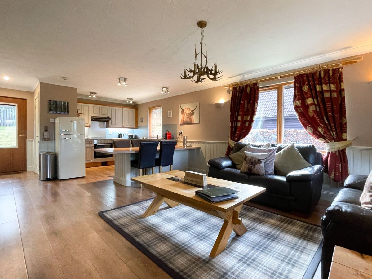 Ptarmigan Apartment, listing photograph 2