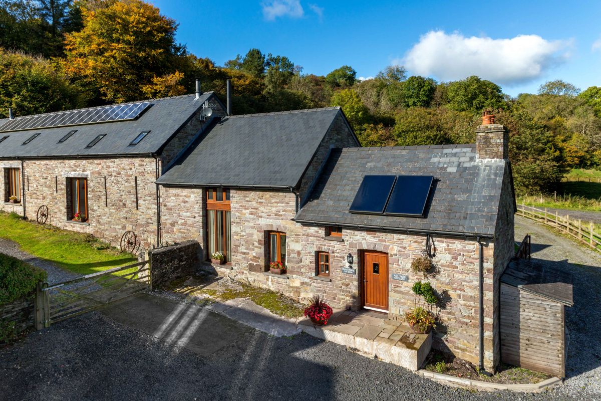 Onnen Fawr Cottage, listing photograph 9