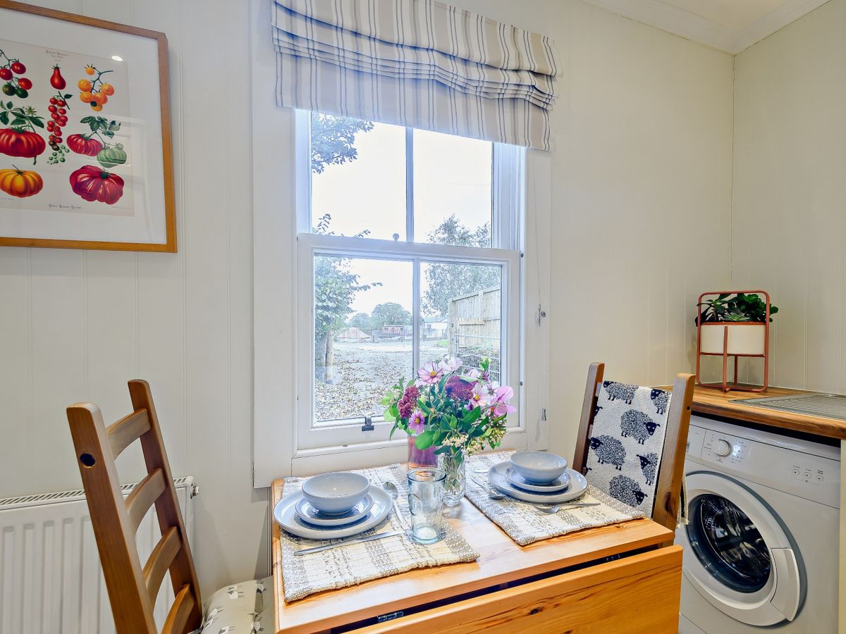 The Wee Lamb Cottage, listing photograph 7