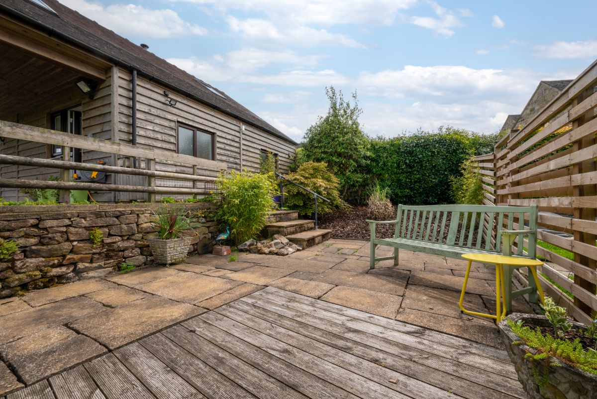 Little House, listing photograph 12