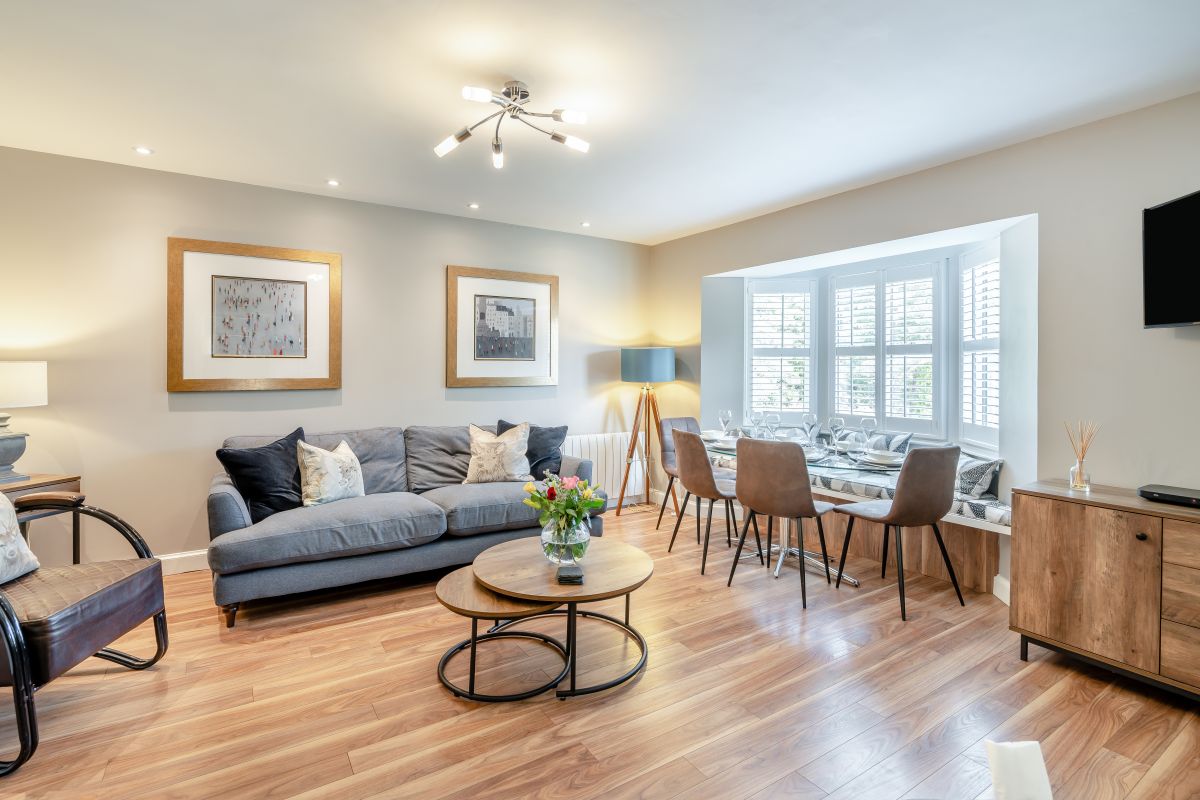 Queens Apartment, listing photograph 3