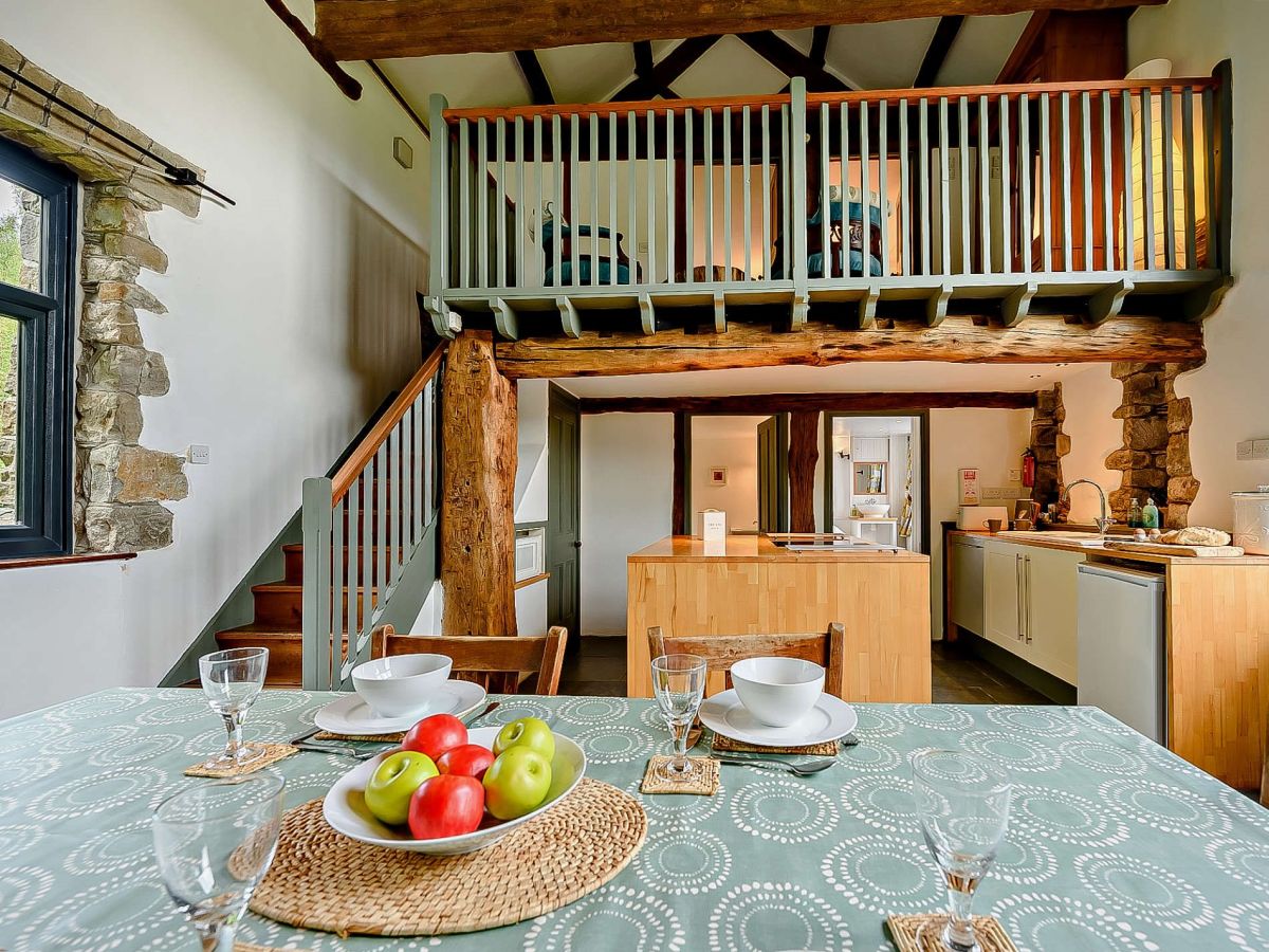 Clear Water Barn, listing photograph 5