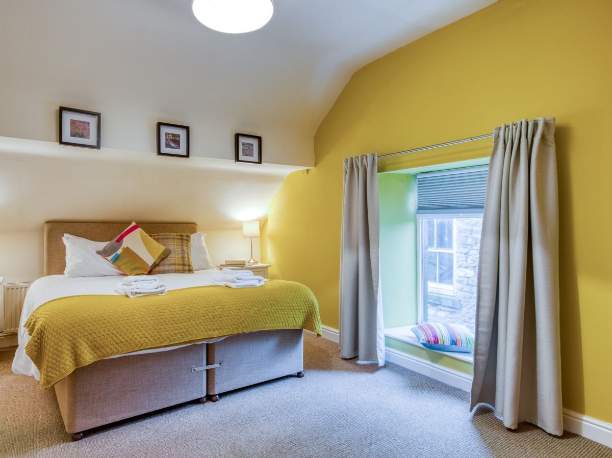 Amber House, listing photograph 9