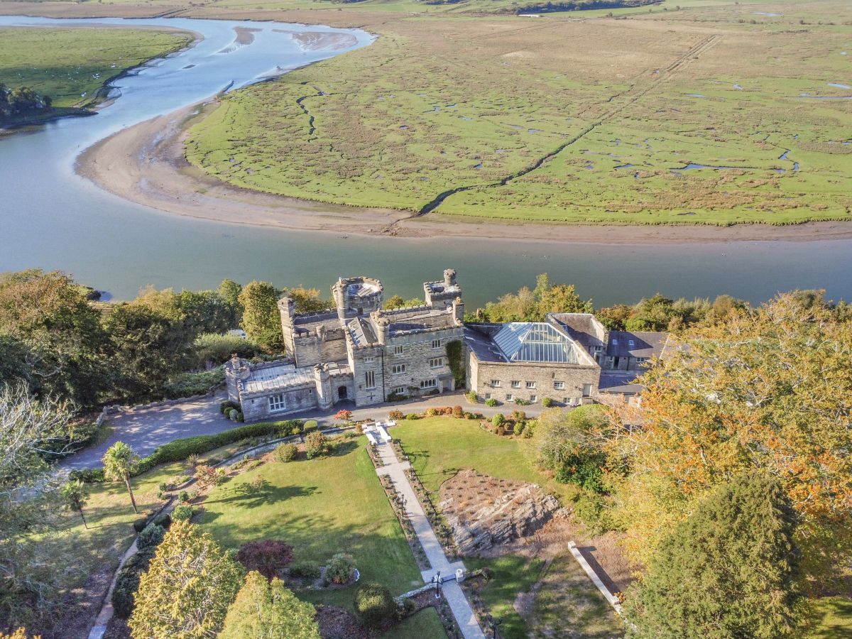 Dyfi Castle, listing photograph 9