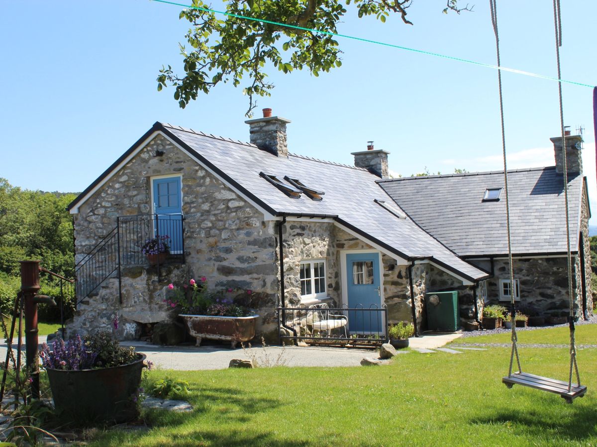 Conwy Valley Farmhouse, listing photograph 2