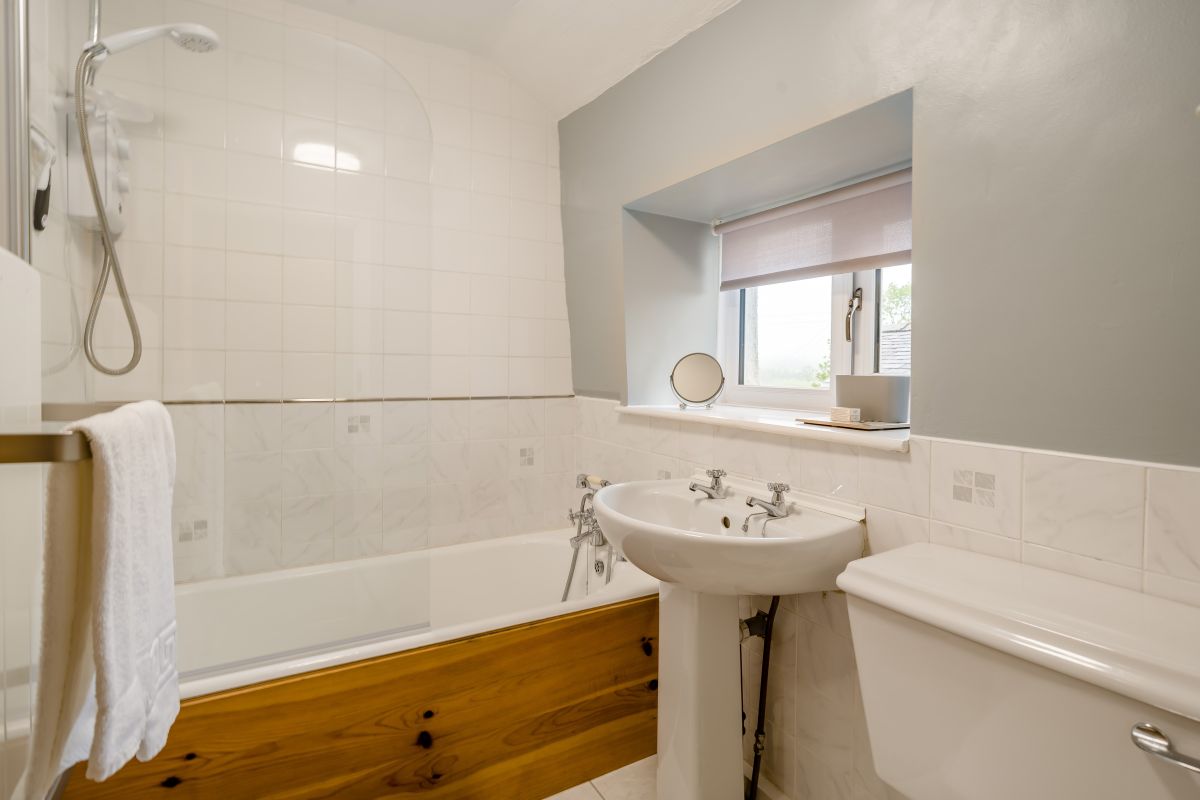 St. Annes Cottage, listing photograph 11