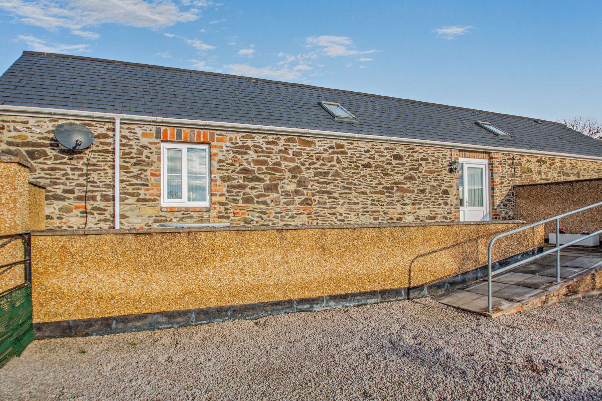 Lle Caru, listing photograph 2