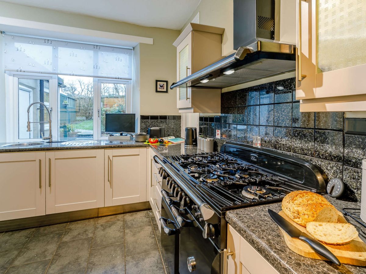Ivy Cottage - Whitehough, listing photograph 9