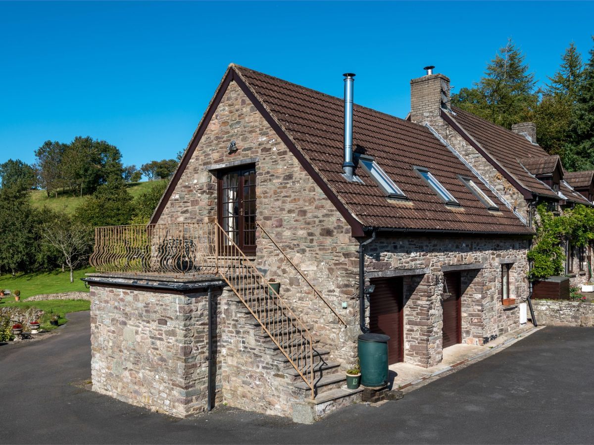 Cae Crwn Hayloft