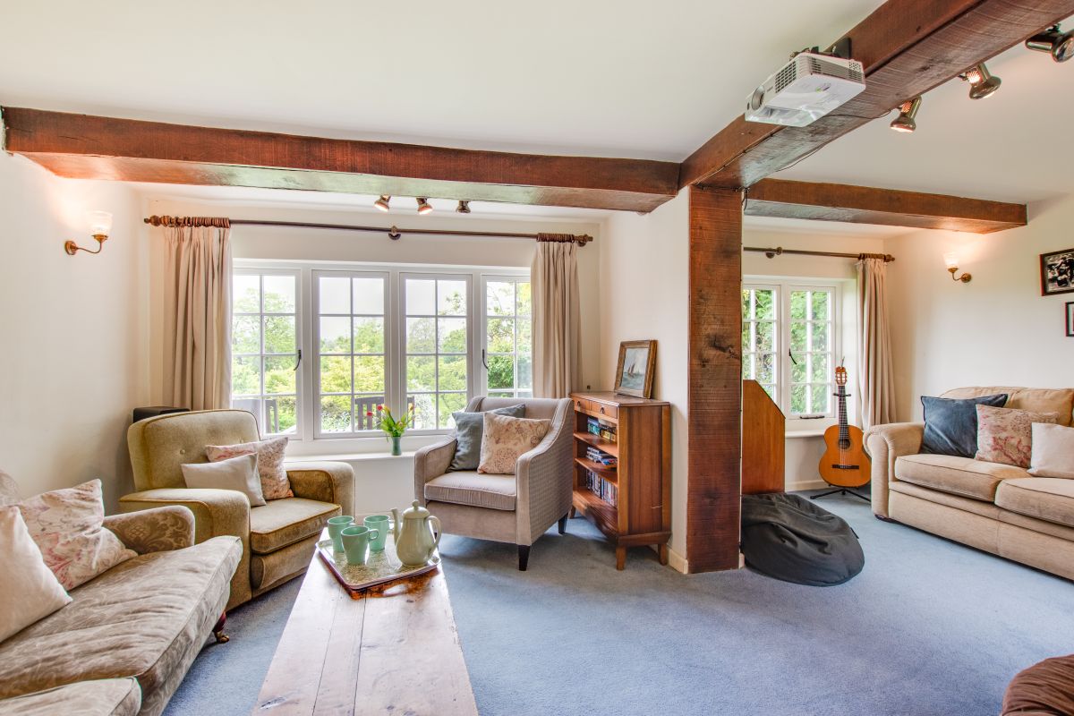 Woodside, listing photograph 2