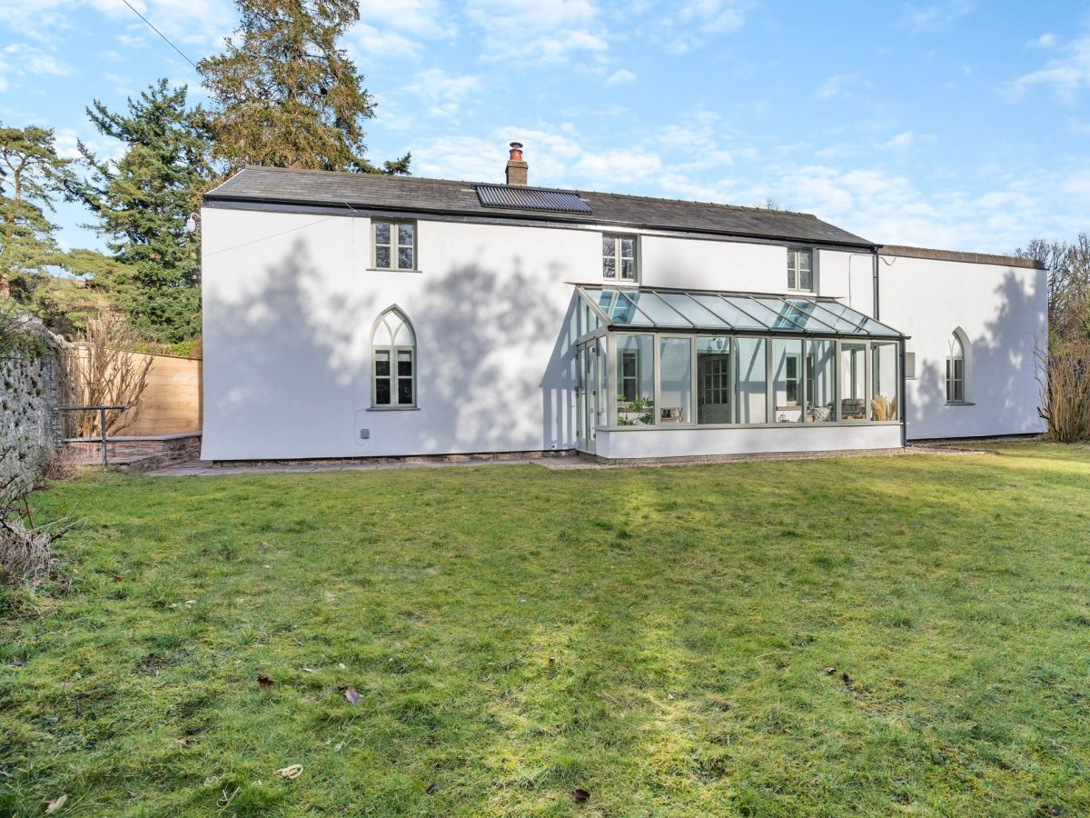 Abercamlais Estate - Garden Cottage