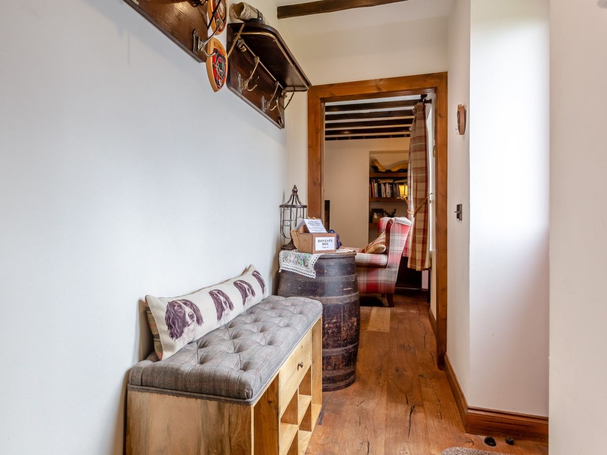 Strone Castle Cottage, listing photograph 9
