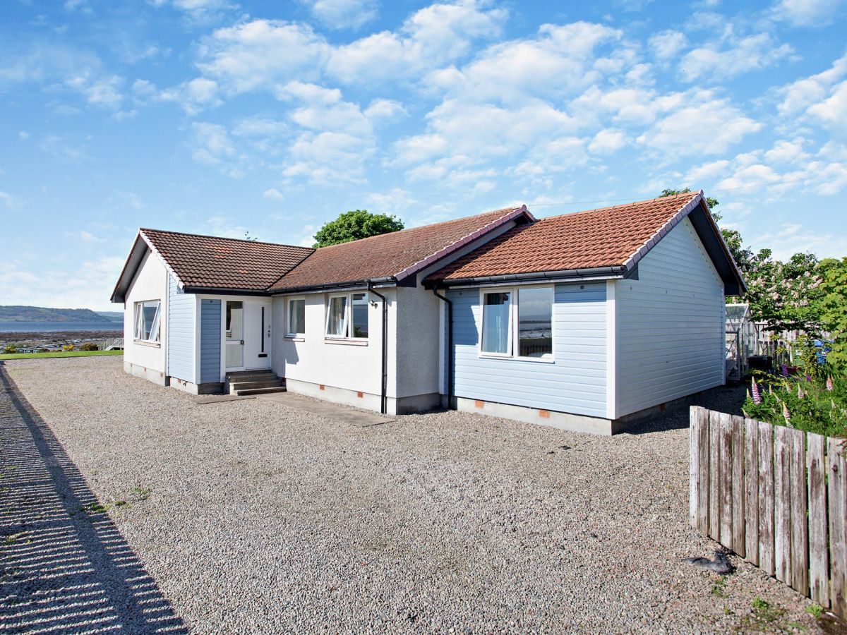 Pebble Beach - Culloden, listing photograph 2