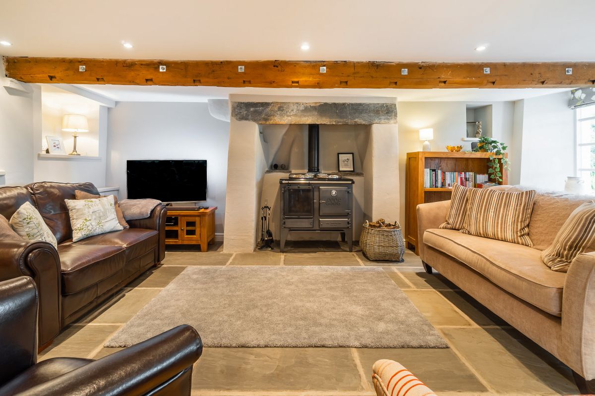 The Farmhouse, listing photograph 6