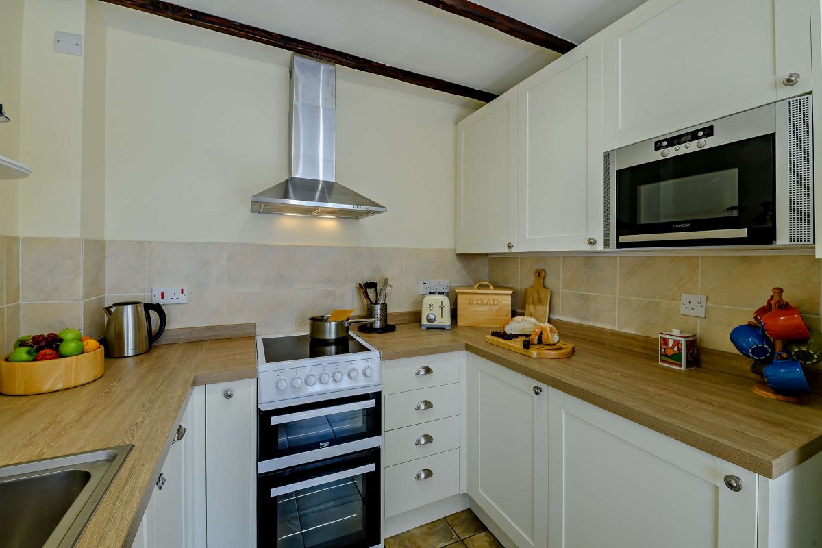 Stable Cottage, listing photograph 3