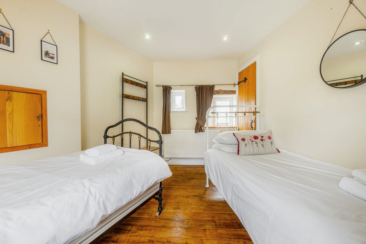 Cottontail Cottage, listing photograph 12
