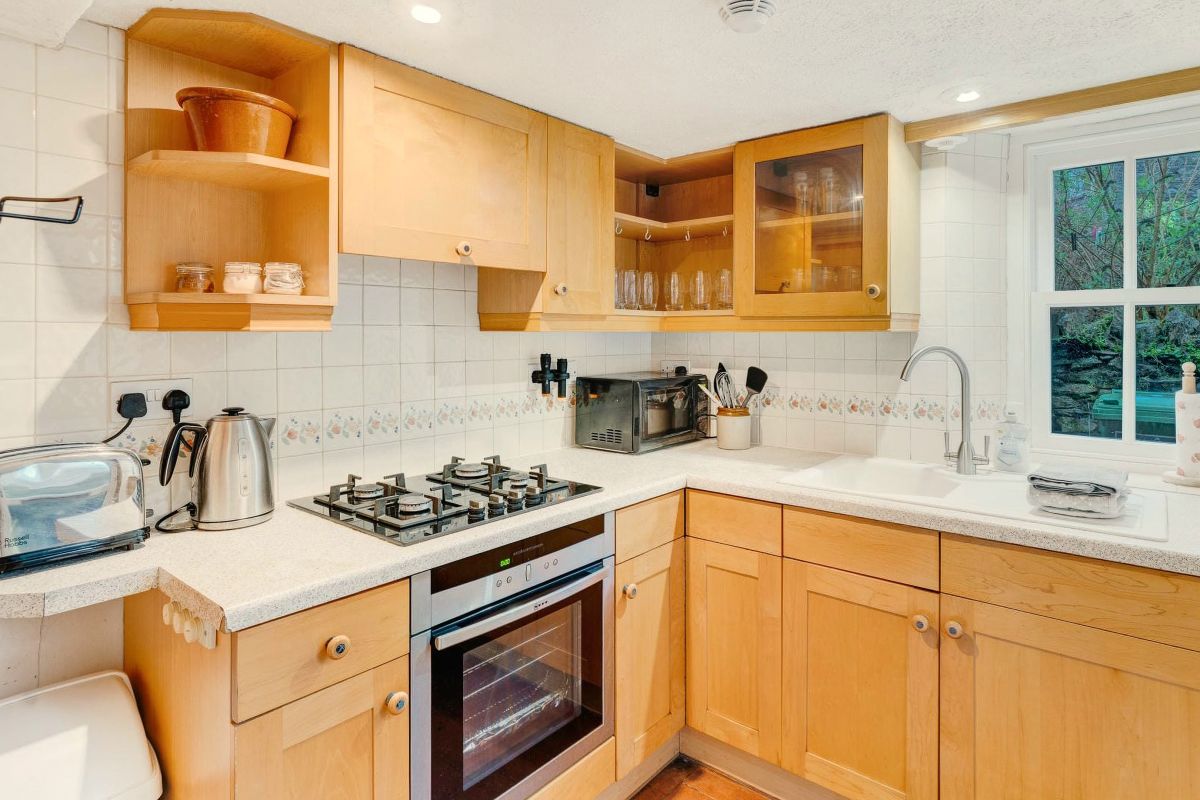 3 Swiss Villas, listing photograph 11
