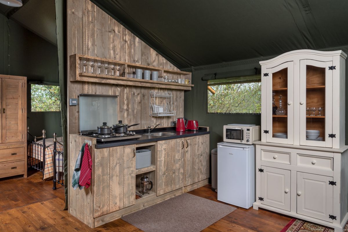 Buzzard Lodge, listing photograph 9
