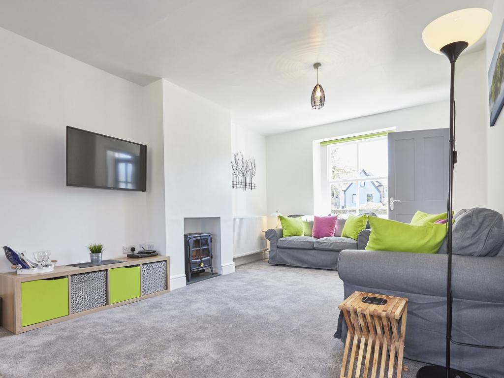 17 Otley Road, listing photograph 3