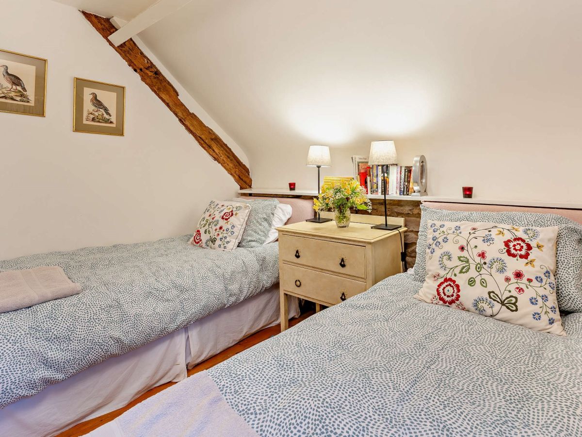 Far Away Cottage, listing photograph 11
